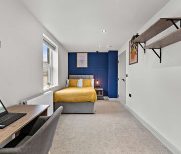 Spectacular refurbished Studios and Double en-suites - Photo 1