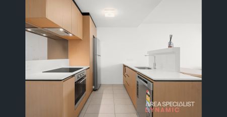 Fully Furnished, Immaculate Presentation & Perfect Location! - Photo 5