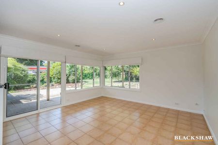 BEAUTIFUL FAMILY HOME IN DUFFY - Photo 3