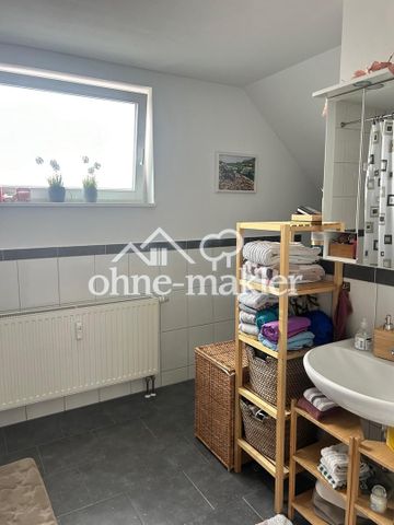 helle Dachgeschosswohnung in ruhiger Lage - Photo 4