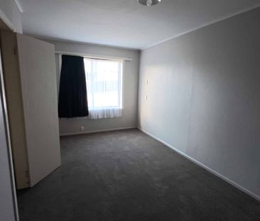 Large Family Home - Photo 2