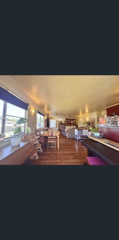 3 Bedroom, 1 Bathroom Backs onto High School - Photo 4