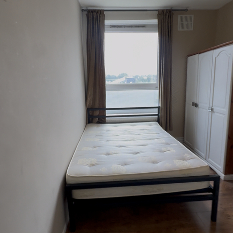 4 bedroom flat share to rent - Photo 1