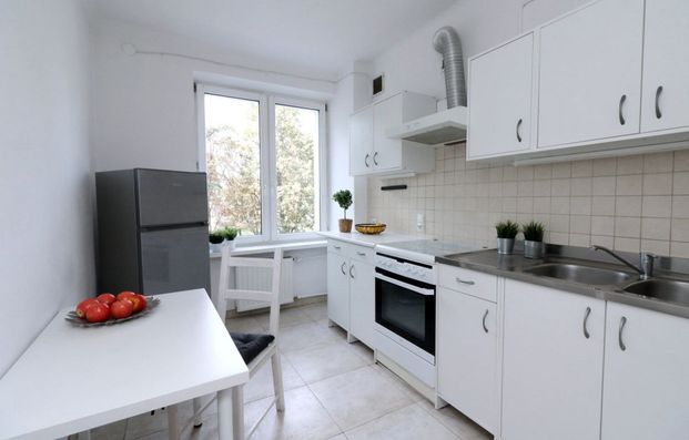 Warszawa, Wola, Wola Koło, Aleja Prymasa Tysiąclecia - Photo 1