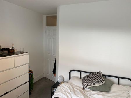 2 Bed Flat, Lowther Road, BN1 - Photo 2