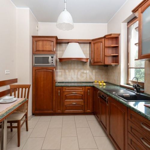 Mieszkanie na wynajem Warszawa - 2 pokoje przy metrze, komórka, garaż - Zdjęcie 1