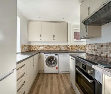 2 bedroom flat to rent - Photo 6