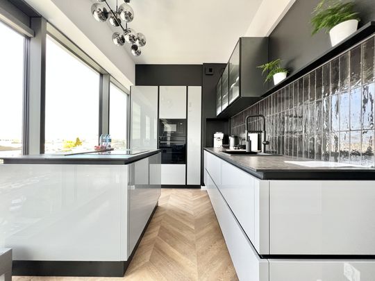 NOWOCZESNY APARTAMENT W ŚCISŁYM CENTRUM MIASTA ! - Zdjęcie 1