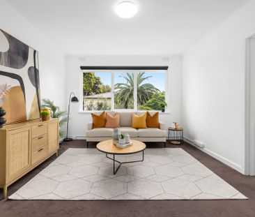 SPACIOUS TWO BEDROOM! - Photo 4