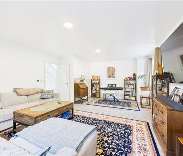 6 bedroom bungalow to rent - Photo 1