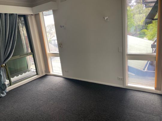 Templestowe - Photo 1