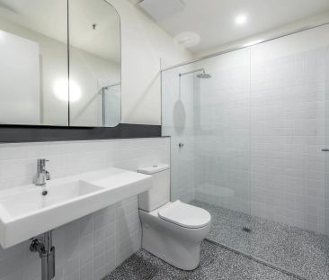 Modern 2 Bedroom Apartment - Photo 6