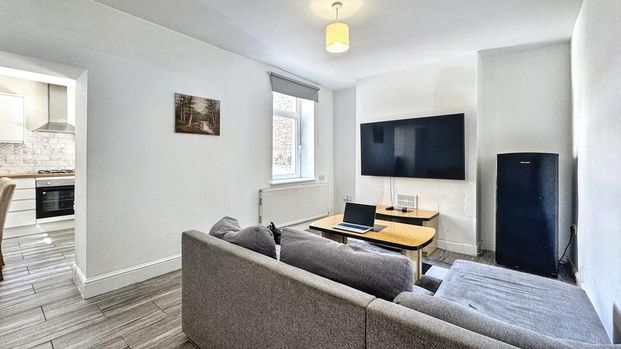 4 bedroom house to rent - Photo 1