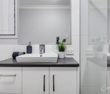 Excellent Location – Beautifully Presented Family Home - Photo 3