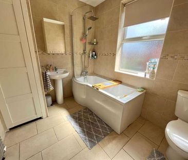 Alder Hill Grove, Leeds, LS7 - Photo 2