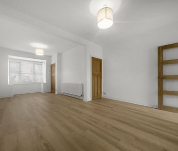 2 bedroom end of terrace house to rent - Photo 3