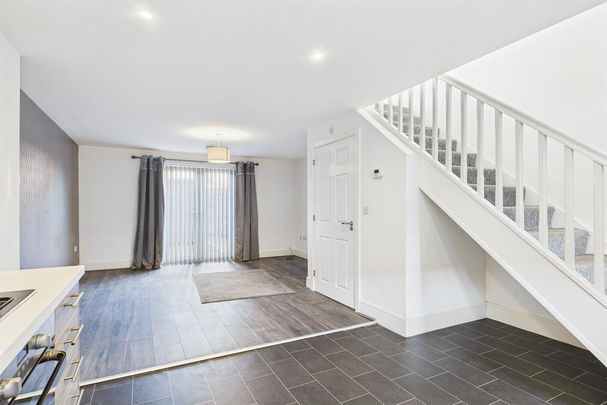 2 bedroom property to rent - Photo 1