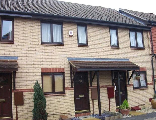 2 bedroom house to rent Pettingrew Close, Walnut Tree, Milton Keynes, Buckinghamshire, MK7 - Photo 1