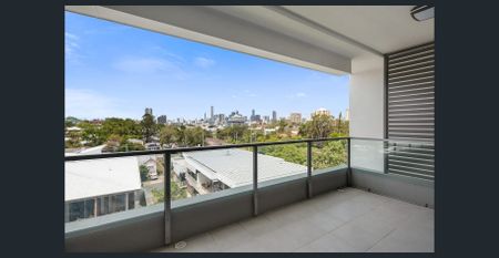 Modern Two-Bedroom Apartment in Prime Auchenflower Location - Photo 4