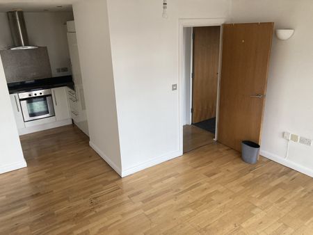 1 Bed Flat, Icon Building, IG1 - Photo 5