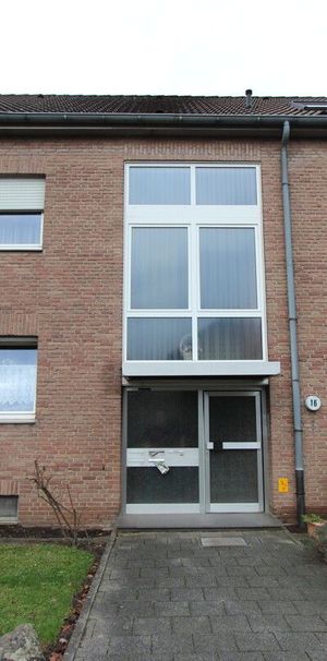 Nettetal-Lobberich: 2,5 Zimmer Dachgeschosswohnung mit ca. 90 m² Wohnfläche - Photo 2