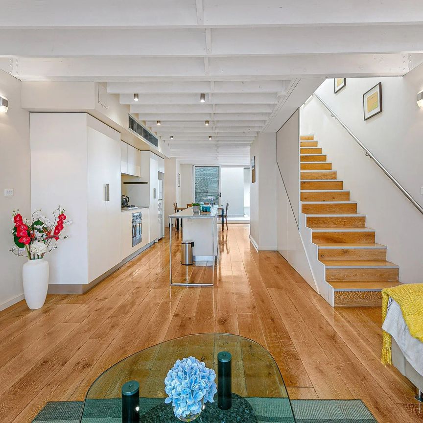 FULLY FURNISHED IN THE HEART OF CROWS NEST - Photo 1