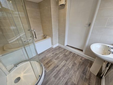 2 Bedroom Flat to Rent in Headlands, Kettering, Northants, NN15 - Photo 3