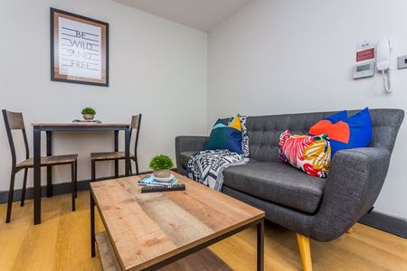 Borough Road, Middlesbrough - Photo 2