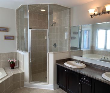 For Lease - 228 Vanda Drive, Vaughan, Ontario - Photo 5