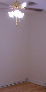 LOGEMENT 4/12 À LOUER LIBRE. - Photo 3