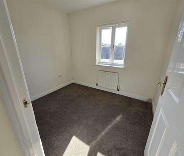 Tff Field Close, Sturminster Newton, DT10 - Photo 2