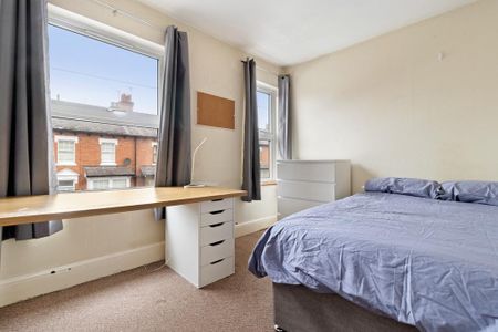 5 bedroom terraced house to rent - Photo 2