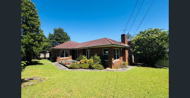 Beautifully Family Home Set In Prime Location, Offering Both Comfort And Convenience - Photo 1