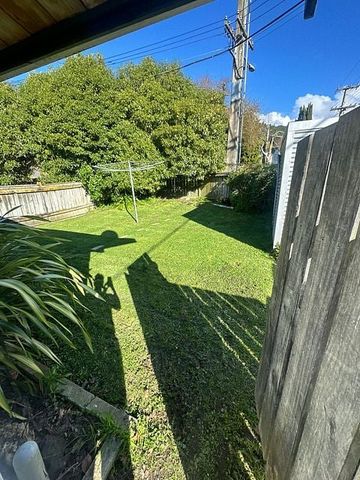 1 MONTH FREE RENT - Sunny Two-Bedroom Unit - Photo 5