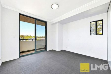 3 BEDROOM APARTMENT WITH DOUBLE GARAGE - Photo 3