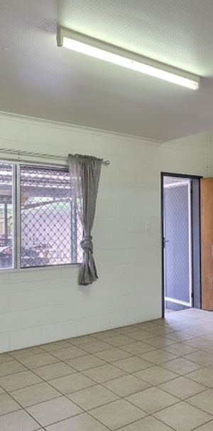 TWO BEDROOM UNIT CLOSE TO CENTRAL ATHERTON - Photo 1