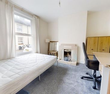 5 bedroom terraced house to rent - Photo 2