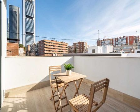 Calle de las Magnolias, Madrid, Community of Madrid 28029 - Photo 4