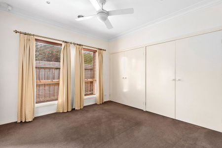Charming 3 Bedroom Villa Unit - Photo 4
