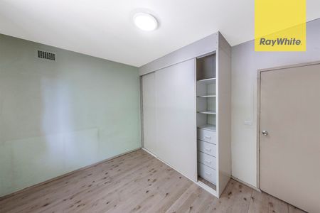 Well-Presented Apartment with Two Balconies & Garage - Photo 2