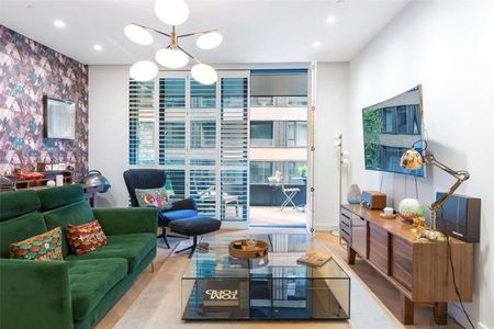 A beautifully designed two-bedroom apartment located within the iconic Television Centre development in White City - Photo 2