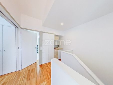 2 room luxury Flat for rent in Porto, Distrito do Porto - Photo 2