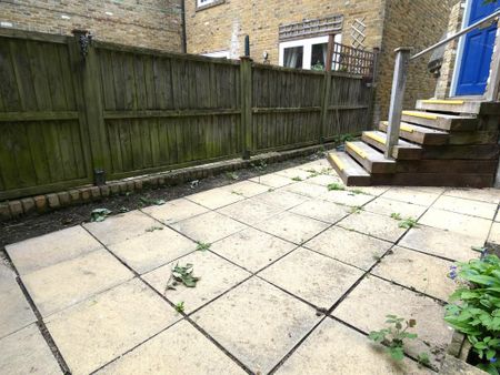 1 bedroom flat to rent - Photo 5