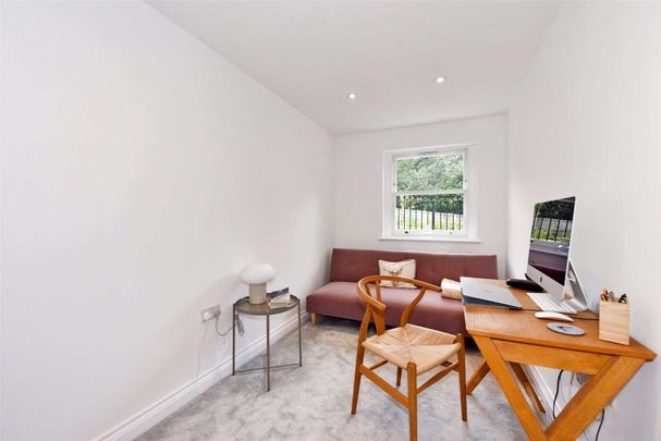 A ground floor two bedroom apartment in a newly converted gated development - Photo 1