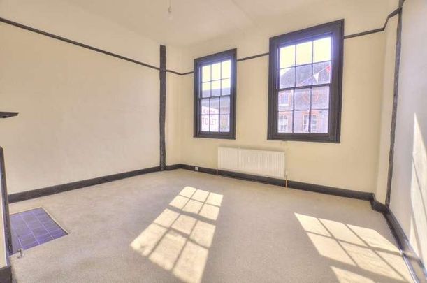 High Street, Marlow, Buckinghamshire, SL7 - Photo 1