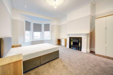 4 bedroom flat to rent - Photo 5