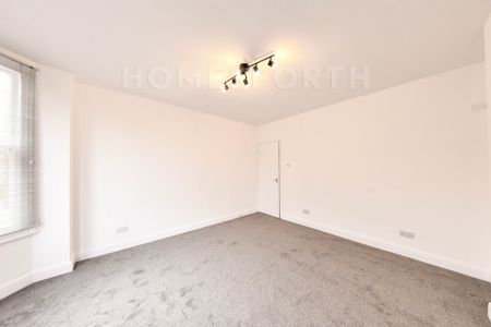 3 Bedroom Flat - Photo 5
