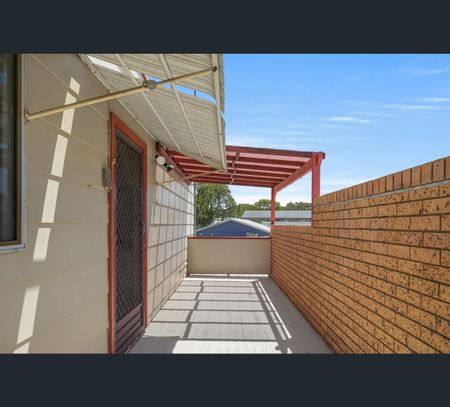 1/2 Ocean Street, Budgewoi, NSW 2262 - Photo 3