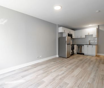 5765 Cote-St-Luc Rd. - Photo 4