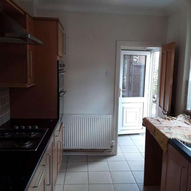 Coronation Road, Stoke-on-trent, ST4 - Photo 2